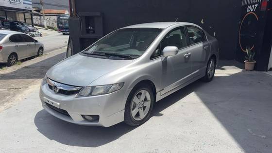 HONDA CIVIC 1.8 LXS 16V FLEX 4P AUTOMÁTICO
